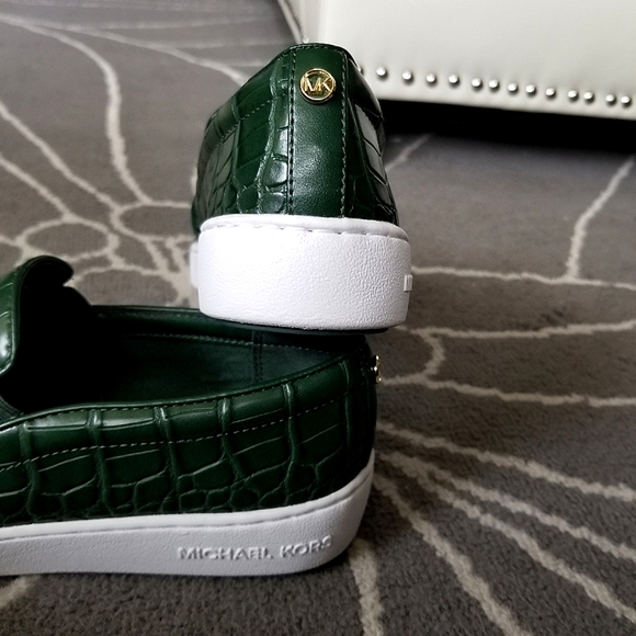 NWOT Michael Kors Green Croco Embossed KEATON Slip Ons - Picture 7 of 9